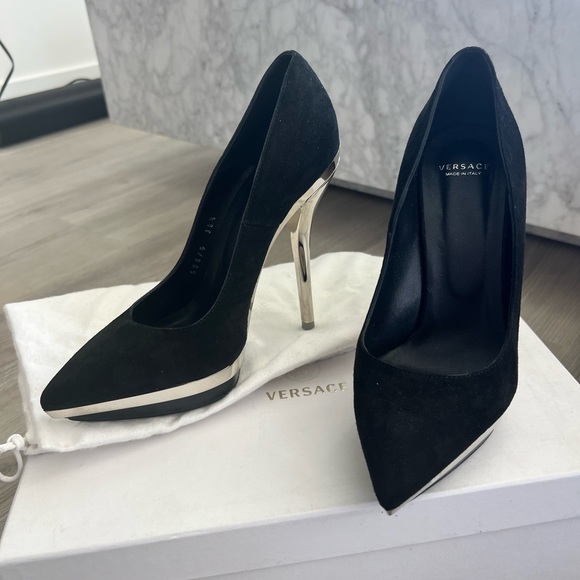 Stunning VERSACE Suede Chrome Pumps - Picture 3 of 8